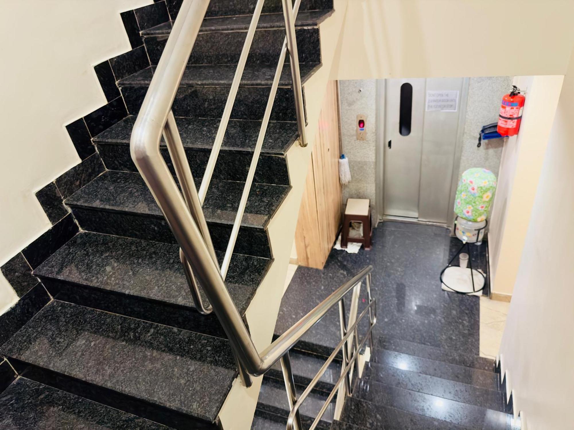 Stay Court - Business Class Hotel - Near Central Railway Station Τσενάι Εξωτερικό φωτογραφία
